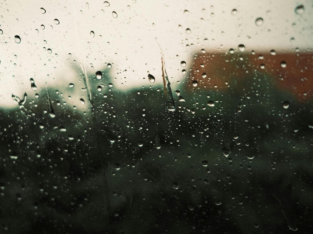 meditaçao com barulho de chuva